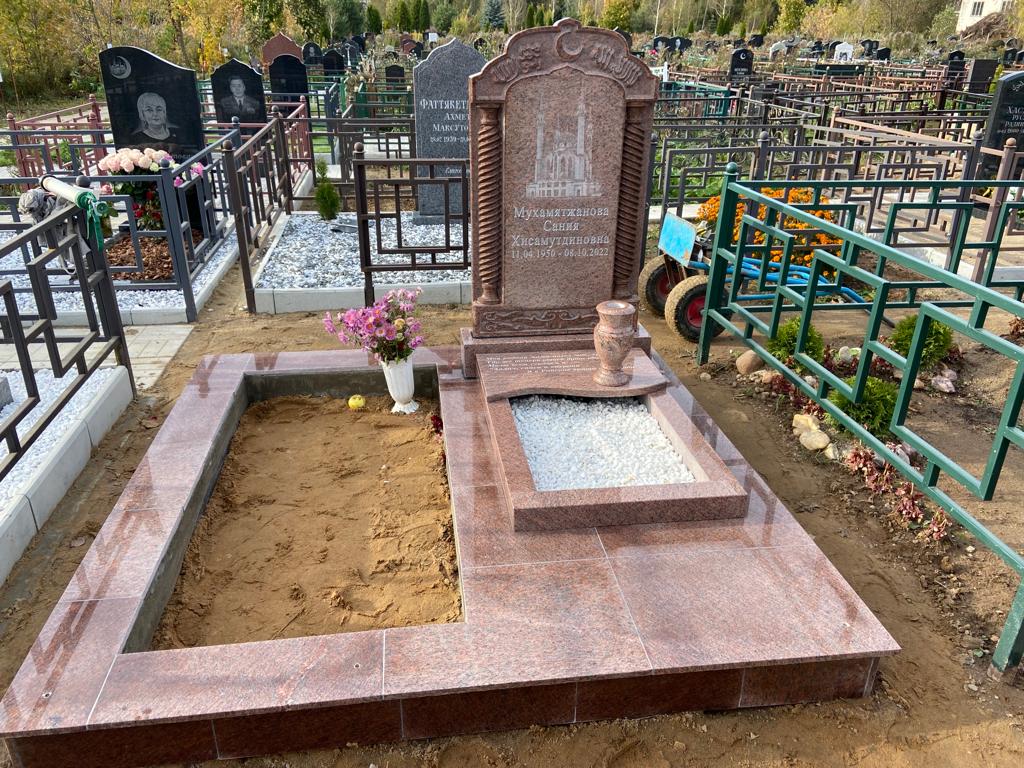 Комплексный памятник на могилу с гравировкой: изготовление и установка